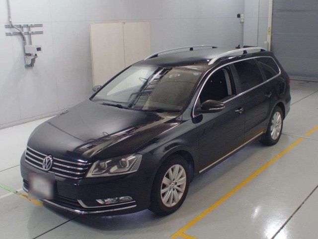 30677 Volkswagen Passat variant 3CCAX 2014 г. (CAA Chubu)